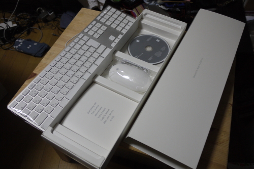 付属品も開封の跡がありました